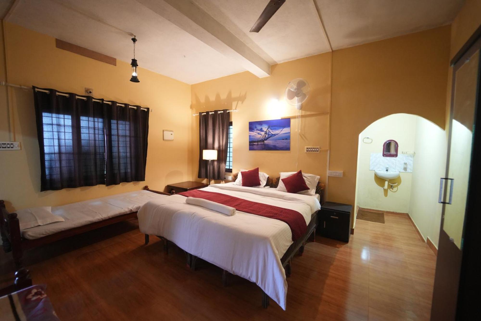 Regina Silva Camping & Nature Resort Paithalmala 外观 照片
